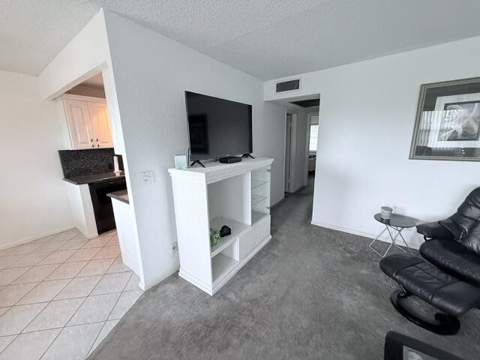 4065 Harwood, Deerfield Beach FL - photo 7 of 45