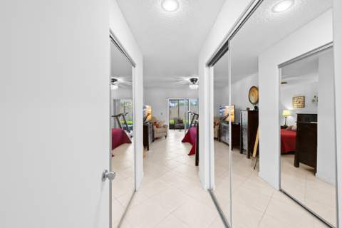 8236 Summerbreeze Lane, Boca Raton FL - photo 11 of 26