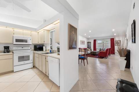 8236 Summerbreeze Lane, Boca Raton FL - photo 17 of 26