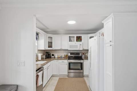 1252 SE Madison Avenue, Stuart FL - photo 16 of 49