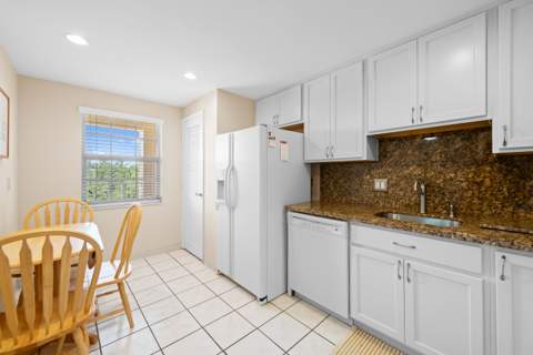 3510 Oaks Way #406, Pompano Beach FL - photo 8 of 34