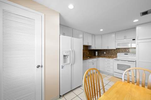 3510 Oaks Way #406, Pompano Beach FL - photo 11 of 34