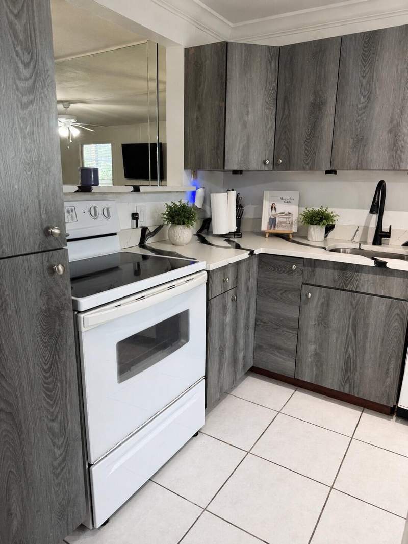 2 bedroom Condominium at 5961 NW 2nd Avenue #108, Boca Teeca Condo, Boca Raton — photo 2