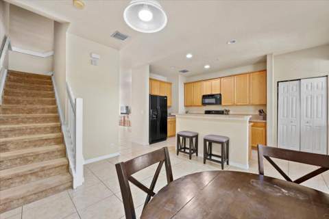 335 E Thatch Palm Circle #104, Jupiter FL - photo 13 of 39
