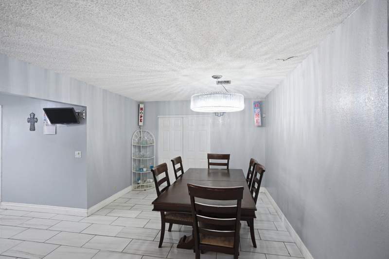 4 bedroom Single Family Residence at 1301 SW 75th Avenue, North Lauderdale Village Sec 6, North Lauderdale — photo 5