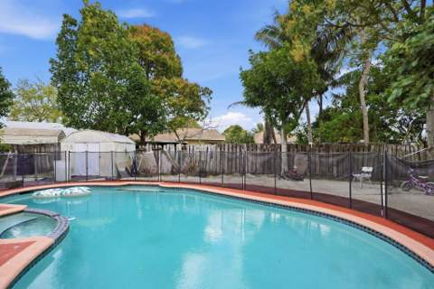 1301 SW 75th Avenue, North Lauderdale FL - photo 22 of 32