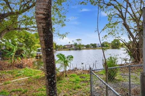 1301 SW 75th Avenue, North Lauderdale FL - photo 24 of 32