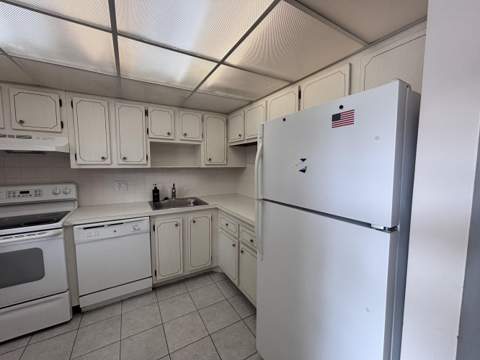 1015 Country Club Drive #205, Margate FL - photo 11 of 15