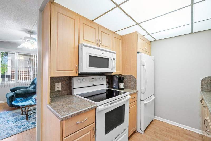 1 bedroom Condominium at 2046 Rexford C, Rexford At Century Village Condo, Boca Raton — photo 5