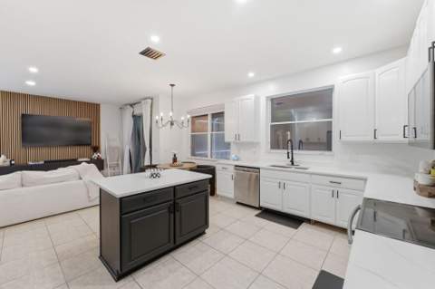 12172 Glenmore Drive, Coral Springs FL - photo 8 of 40