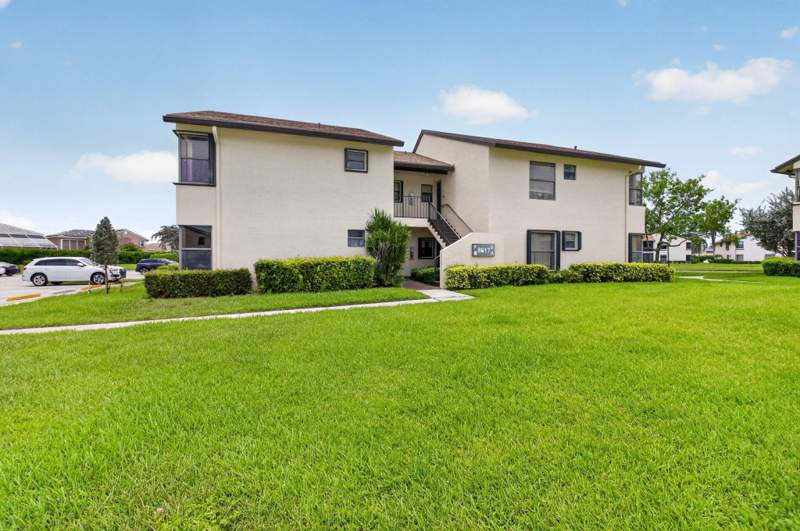 2 bedroom Condominium at 8617 Boca Glades Boulevard #F, Boca Glades Condo A Thru D, Boca Raton — photo 2