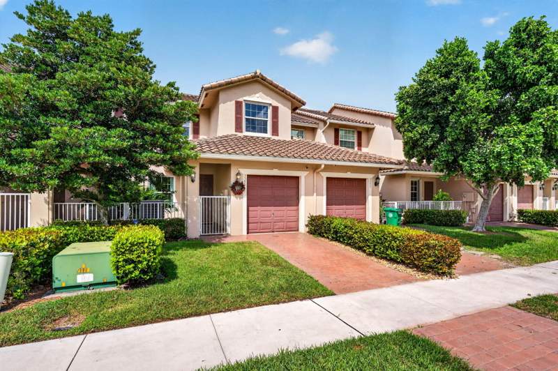 3 bedroom Townhouse at 3355 Lakeside Drive, Rolling Hills Golf & Tennis Club, Davie — photo 3