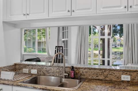 3355 Lakeside Drive, Davie FL - photo 13 of 47