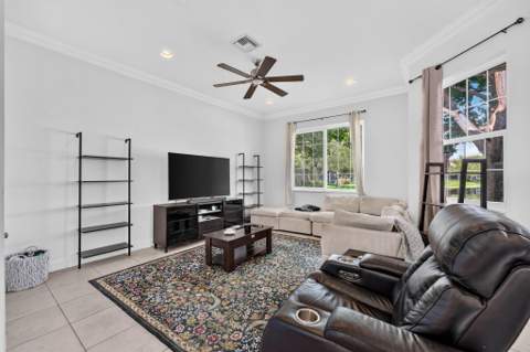 3355 Lakeside Drive, Davie FL - photo 14 of 47