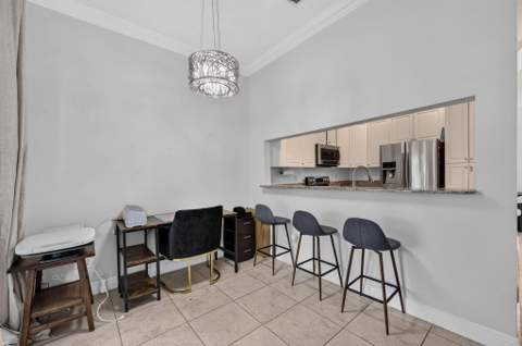 3355 Lakeside Drive, Davie FL - photo 18 of 47