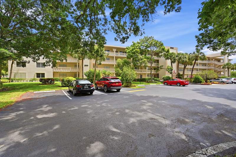 2 bedroom Condominium at 2905 Victoria Place #C4, Victoria Village J Condo, Coconut Creek — photo 2