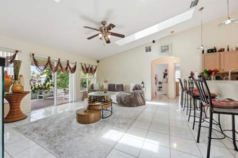 1842 SW Penrose Avenue, Port St. Lucie FL - photo 10 of 31