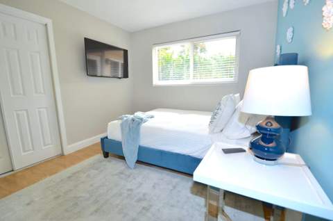 2060 Coco Palm Place, Lauderdale-By-The-Sea FL - photo 23 of 35