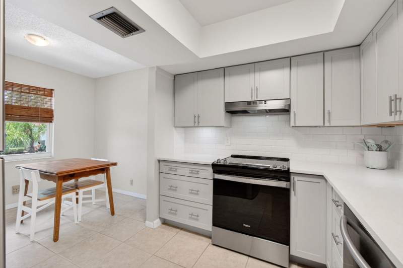2 bedroom Condominium at 6600 S Oriole Boulevard, Villages of Oriole, Delray Beach — photo 5