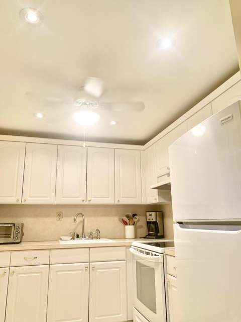 81 Kingswood E, West Palm Beach FL - photo 10 of 46