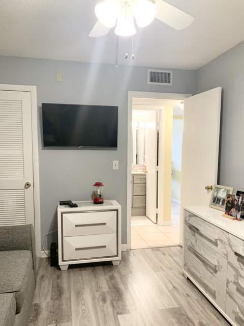 81 Kingswood E, West Palm Beach FL - photo 24 of 46