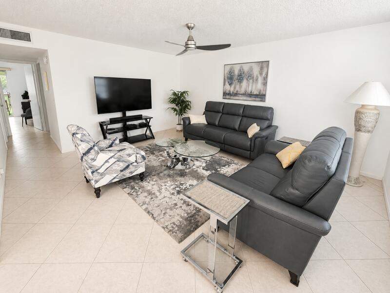 2 bedroom Condominium at 567 Burgundy L, Kings Point Burgundy Condos, Delray Beach — photo 3