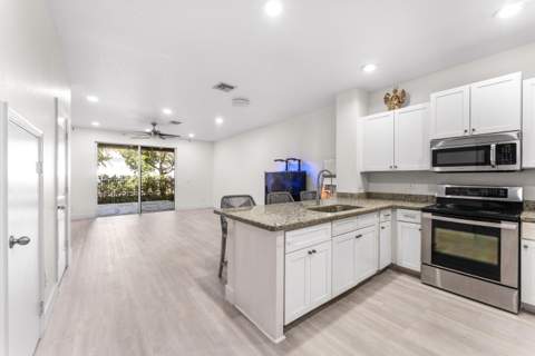 354 SE 1st Way #354, Deerfield Beach FL - photo 7 of 39