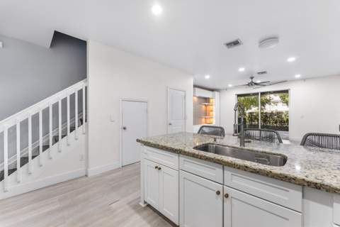 354 SE 1st Way #354, Deerfield Beach FL - photo 10 of 39