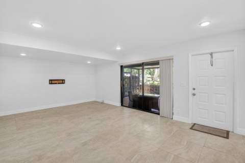 717 NW 29th Avenue #B, Delray Beach FL - photo 7 of 53