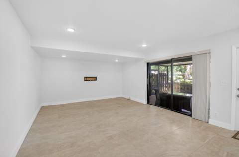 717 NW 29th Avenue #B, Delray Beach FL - photo 8 of 53