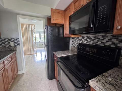 1150 E Sample Road #204, Pompano Beach FL - photo 8 of 12