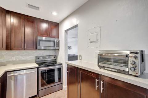 2400 NE 33rd Avenue #211, Fort Lauderdale FL - photo 15 of 40