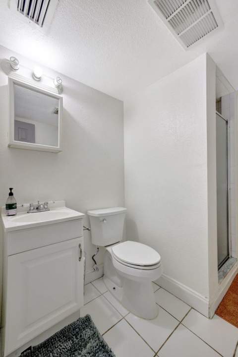 2400 NE 33rd Avenue #211, Fort Lauderdale FL - photo 21 of 40