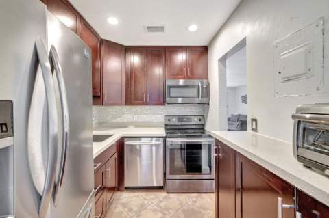 2400 NE 33rd Avenue #211, Fort Lauderdale FL - photo 13 of 40