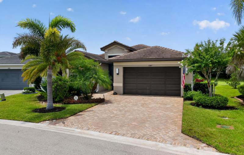 3 bedroom Single Family Residence at 10841 SW Sunray Street, Valencia Cay at Riverland, Port St. Lucie — photo 3