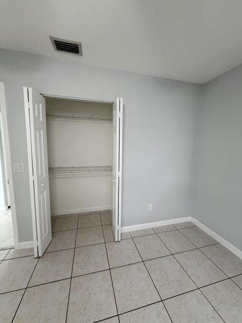5612 S 36th Street, Greenacres FL - photo 8 of 22