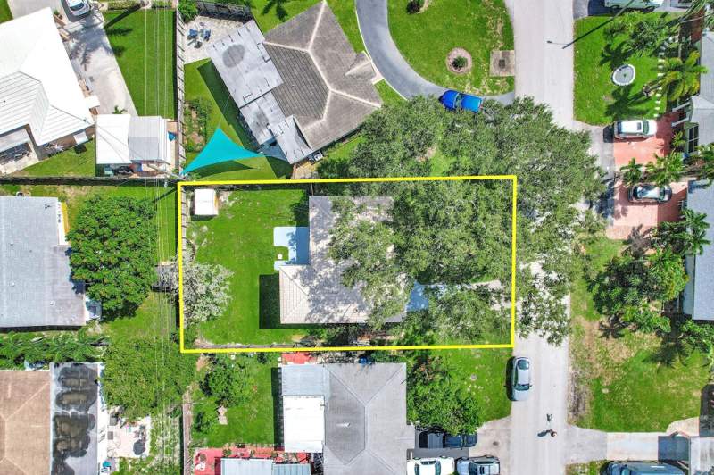 3 bedroom Single Family Residence at 261 NE 45th Street, North Andrews Gardens 2nd Add, Oakland Park — photo 2