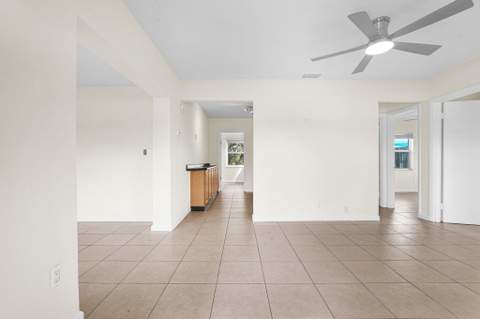 261 NE 45th Street, Oakland Park FL - photo 6 of 55
