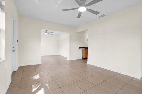 261 NE 45th Street, Oakland Park FL - photo 7 of 55
