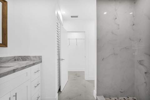 261 NE 45th Street, Oakland Park FL - photo 11 of 55