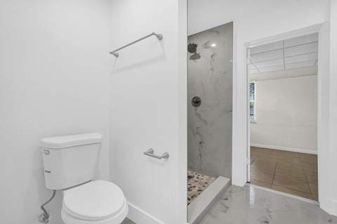 261 NE 45th Street, Oakland Park FL - photo 12 of 55