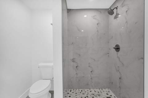 261 NE 45th Street, Oakland Park FL - photo 13 of 55