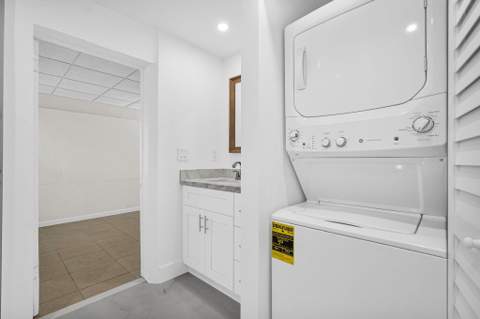 261 NE 45th Street, Oakland Park FL - photo 15 of 55