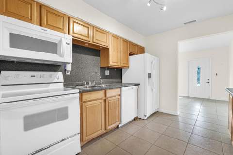 261 NE 45th Street, Oakland Park FL - photo 21 of 55