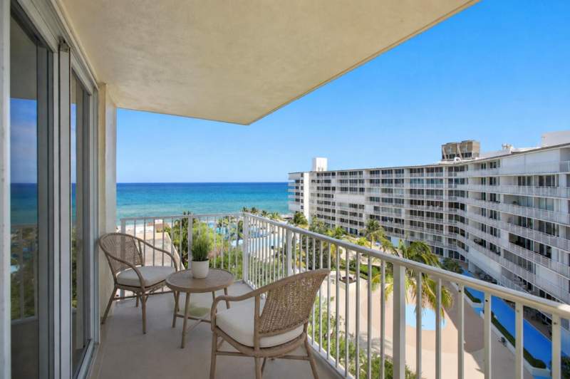 2 bedroom Condominium at 3540 S Ocean Boulevard #808w, Le Chateau Royal Condo, South Palm Beach — photo 3