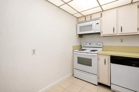3540 S Ocean Boulevard #808w, South Palm Beach FL - photo 10 of 31