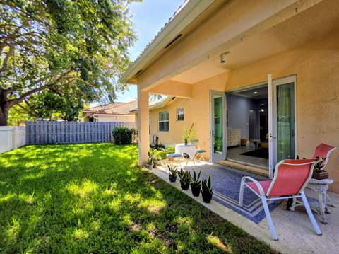 14013 N Cypress Cove Circle, Davie FL - photo 6 of 37