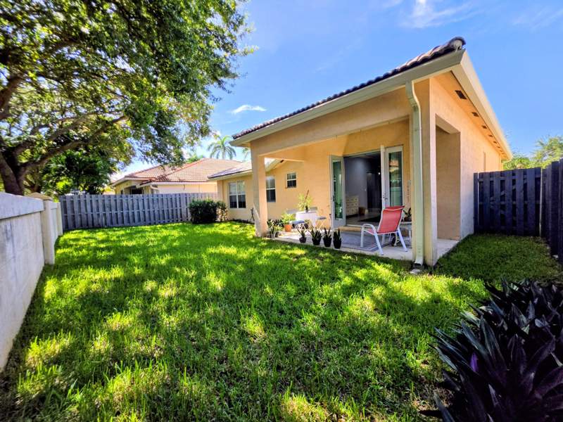 3 bedroom Single Family Residence at 14013 N Cypress Cove Circle, West Park-West Parcel, Davie — photo 5