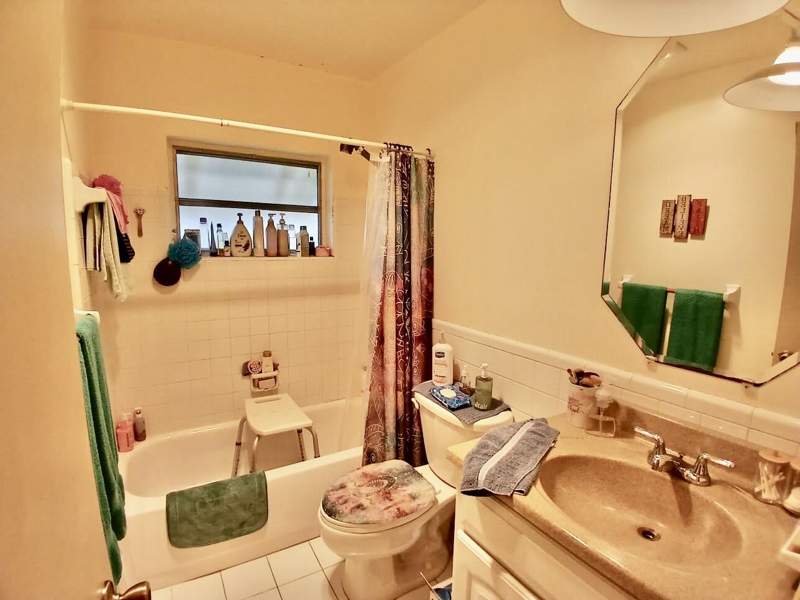 3 bedroom Single Family Residence at 9500 NW 70th Street, Westwood Community 4, Tamarac — photo 5