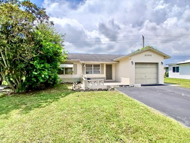 3 bedroom Single Family Residence at 9500 NW 70th Street, Westwood Community 4, Tamarac — photo 2